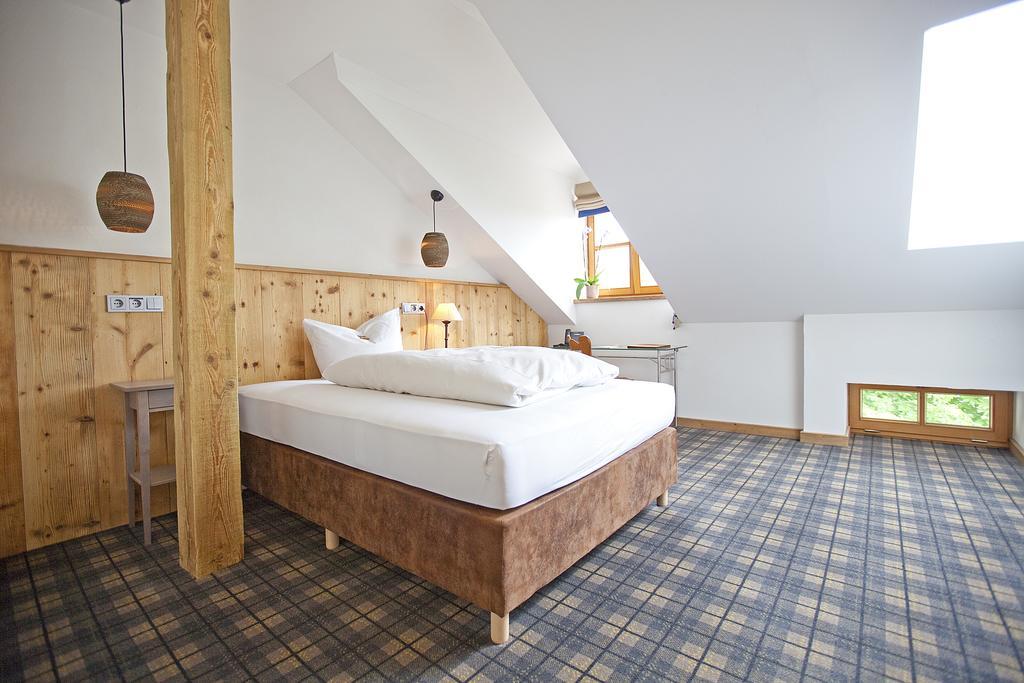 Die Post Landgasthof Aufkirchen Берг Номер фото